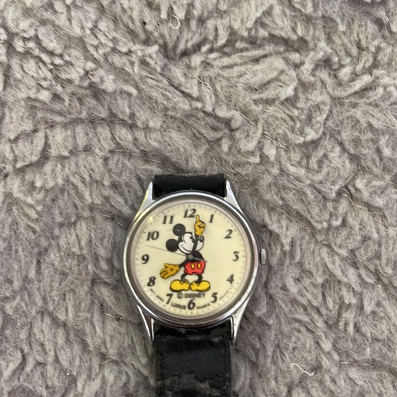 Rare & Collectible Lorus Quartz Mickey Mouse Watch - Picture 1 of 6